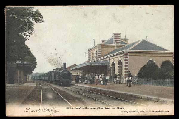 FRANCE, Sille-le-Guillaume, railway station, steam train, anim&eacute; (72)